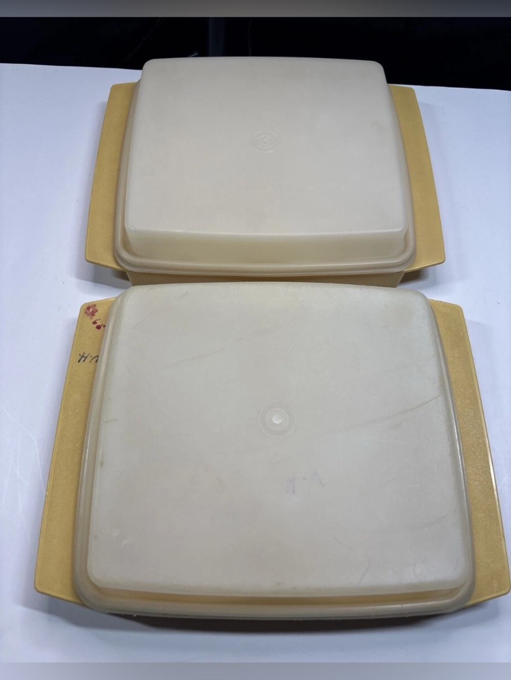 2 VTG Tupperware Deviled Egg Carriers 723-2 Beige & Cream Colors Retro Holders - Picture 2 of 3
